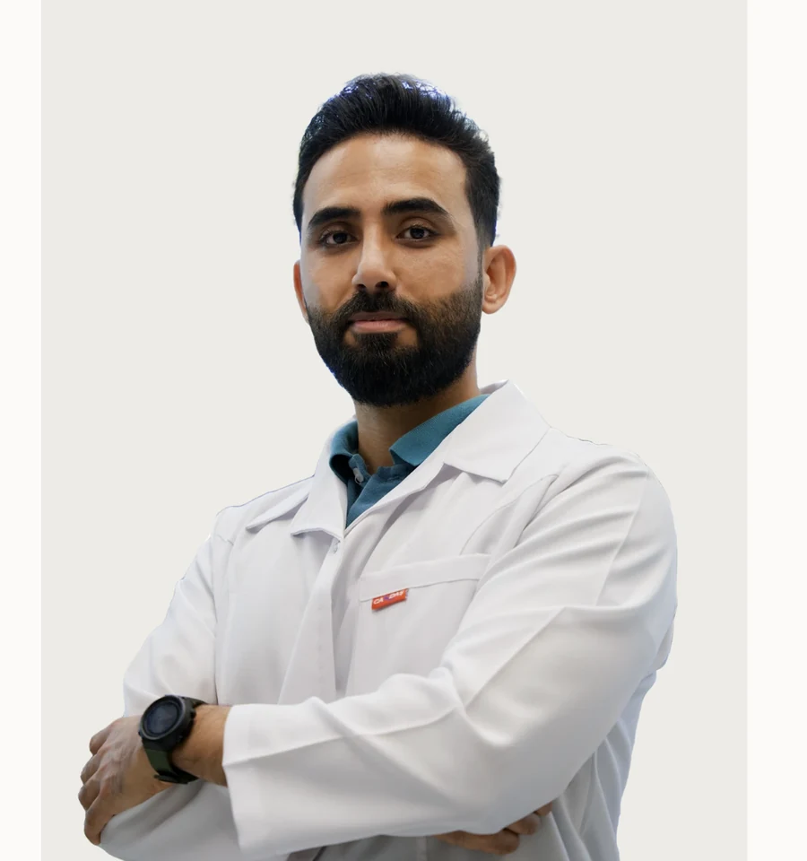 أحد أفراد فريق جراند ليبيا للبصريات